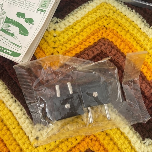 🍄SOLD🍄 Vintage Mid Century Modern General Electric travel iron new in box - Picture 6 of 6